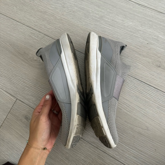 Women’s TechLoom Bliss Grey 7.5 - Picture 2 of 3